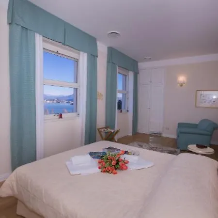 Sleeps 13 Pool Air Con * Μπαβένο