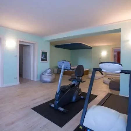 Sleeps 13 Pool Air Con Μπαβένο